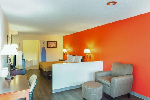 Econo Lodge Laurel image 9